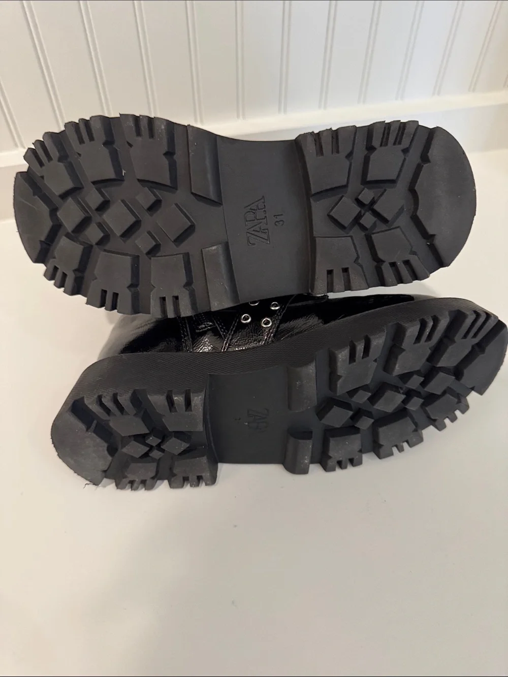 Zara chunky combat